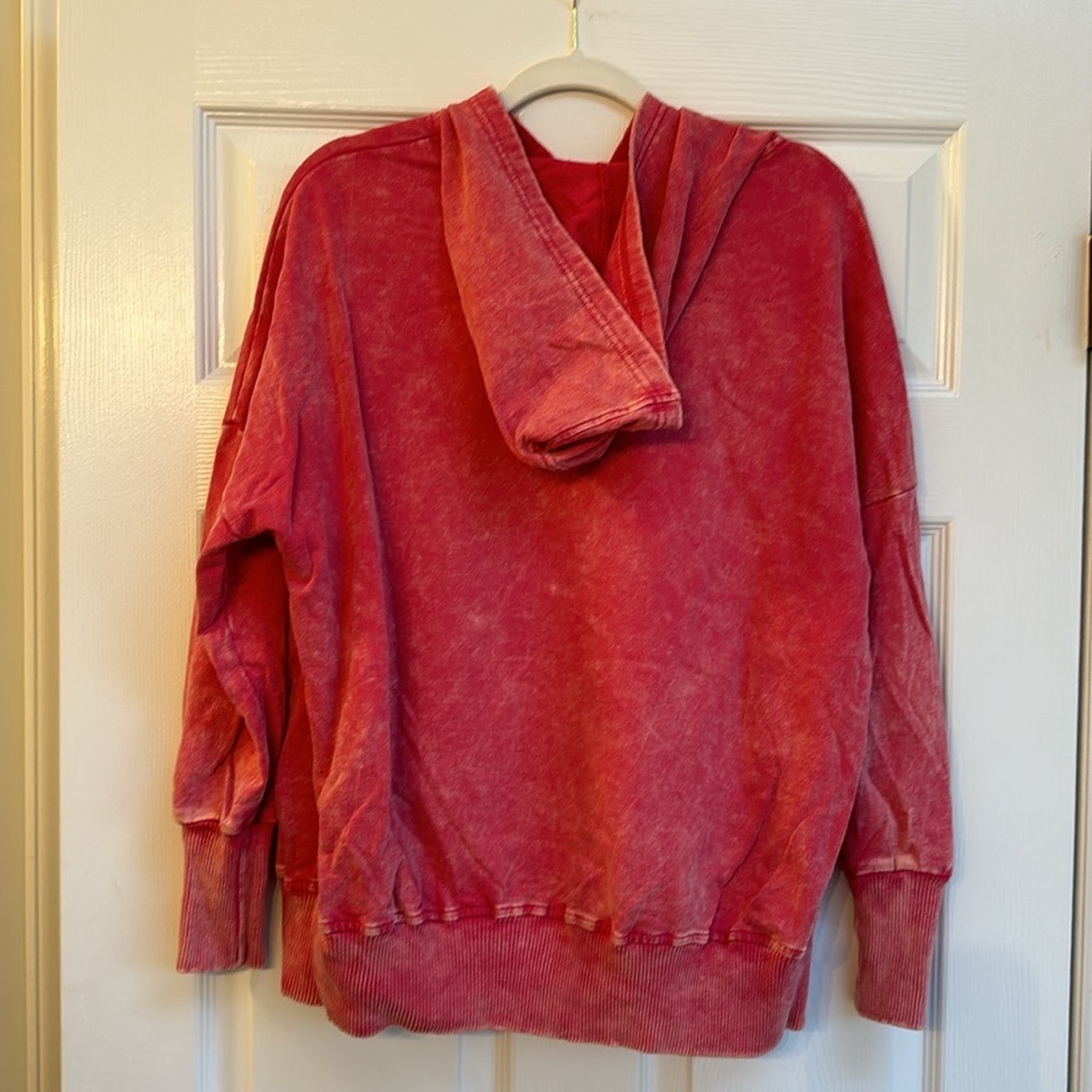 NWOT Red Acid Wash French Terry Pocketed Hoodie Size Medium - Picture 4 of 4